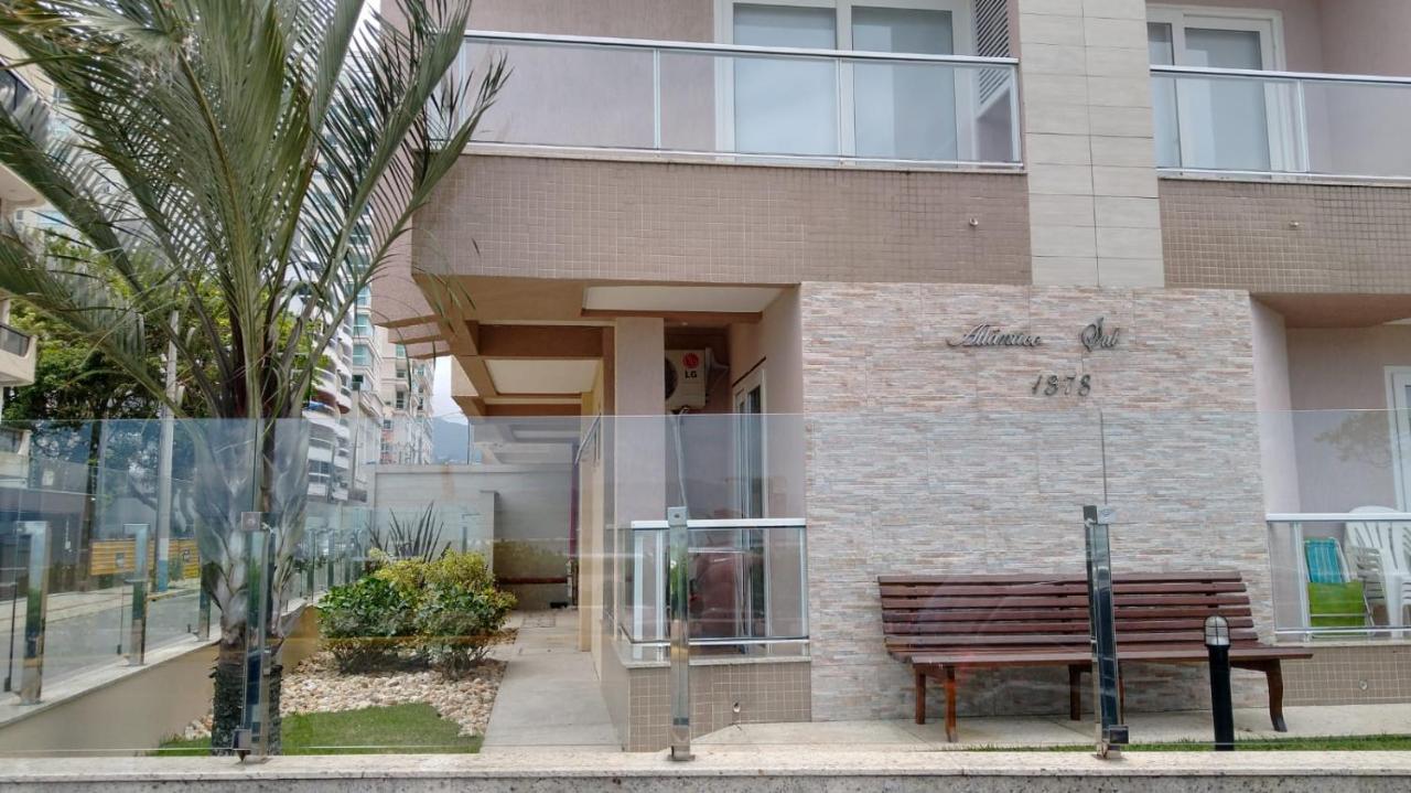 Apartamento de Cobertura frente para o mar Itapema Bagian luar foto